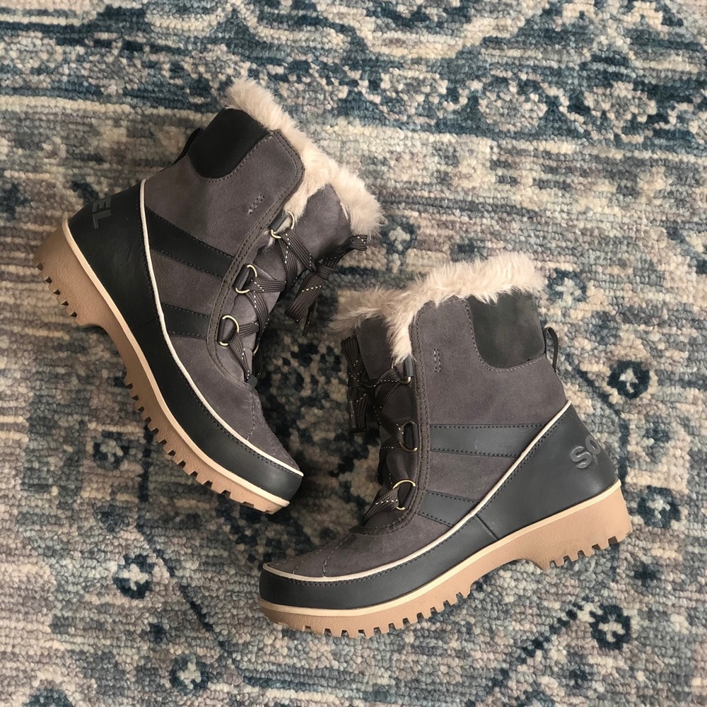 WOMENS SOREL BOOTS